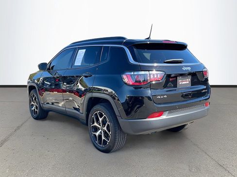 Certified 2025 Jeep Compass Limited image 5