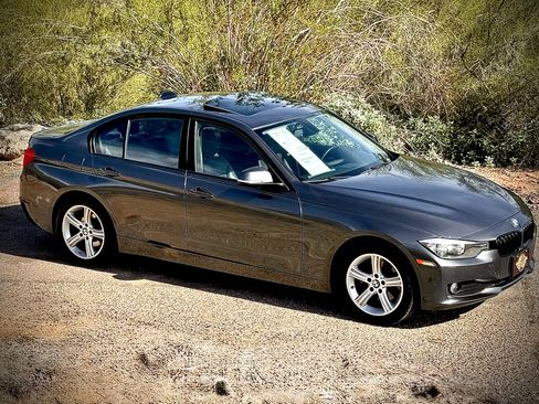 Used 2014 BMW 320i Sedan image 12