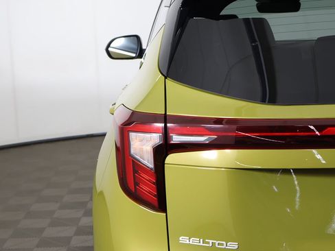 Used 2024 Kia Seltos S FWD image 14