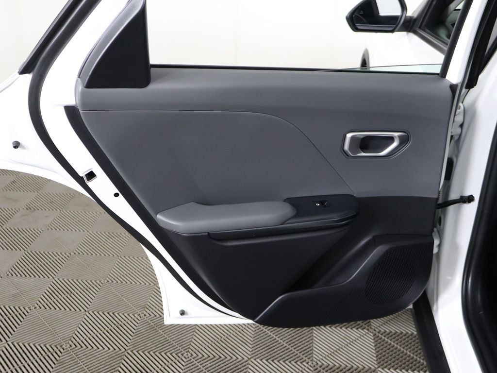 Certified 2025 Kia K4 FWD image 23