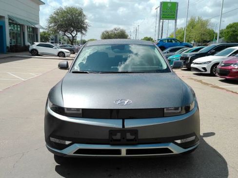 Used 2023 Hyundai Ioniq 5 SEL image 2