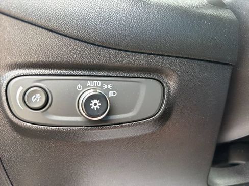 Used 2018 Chevrolet Equinox LT w/ LPO, Protection Package AWD/4WD image 17