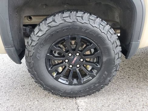 Used 2023 GMC Sierra 1500 AT4X AWD/4WD image 5