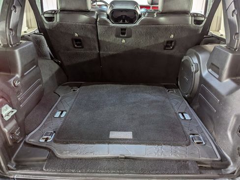 Used 2020 Jeep Wrangler Unlimited Rubicon image 39