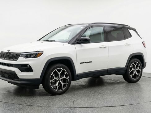 Used 2025 Jeep Compass Limited AWD/4WD image 3