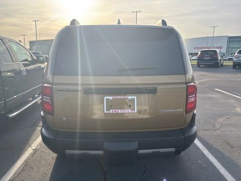 Used 2024 Toyota Land Cruiser image 5