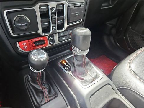 Used 2021 Jeep Wrangler Unlimited Rubicon AWD/4WD image 11