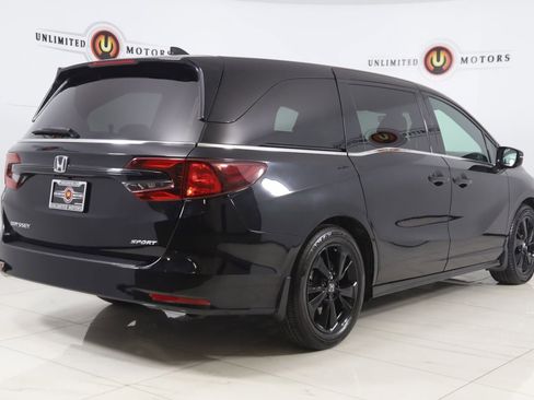 Used 2023 Honda Odyssey Sport image 3