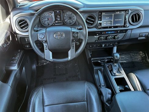 Used 2022 Toyota Tacoma TRD Off-Road w/ TRD Premium Off Road Package image 10