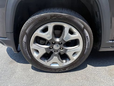 Used 2018 Jeep Compass Limited w/ Navigation Group AWD/4WD image 11