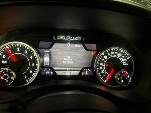 Used 2025 RAM 1500 Laramie image 17