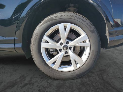 Used 2025 Audi Q5 Premium w/ Convenience Package AWD/4WD image 5