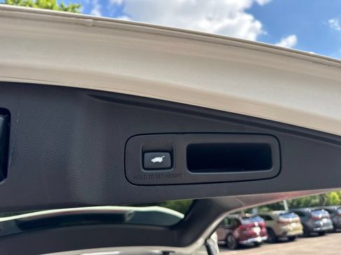 Used 2020 Honda CR-V Touring image 41