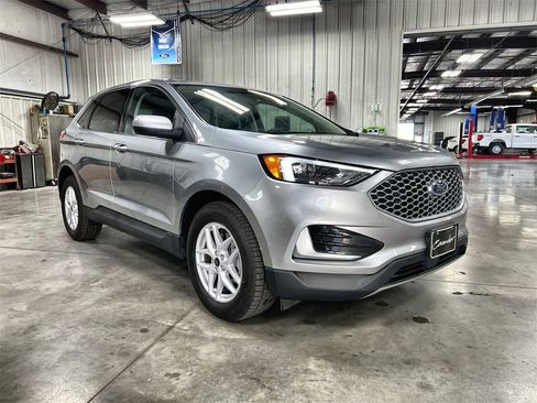 Used 2024 Ford Edge SEL image 2