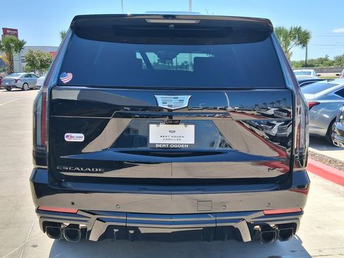 New 2026 Cadillac Escalade V w/ LPO, ONYX Package AWD/4WD image 5