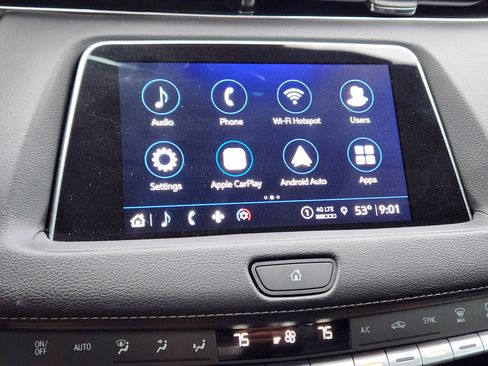 Certified 2023 Cadillac XT4 Luxury w/ Cold Weather Package image 16