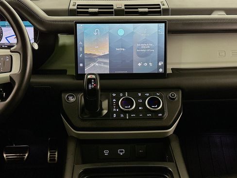 Used 2023 Land Rover Defender 130 SE image 11