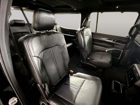 Used 2024 Jeep Wagoneer Series II w/ Premium Group I RWD image 19