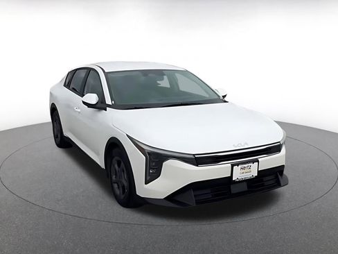 Used 2025 Kia K4 LXS image 3