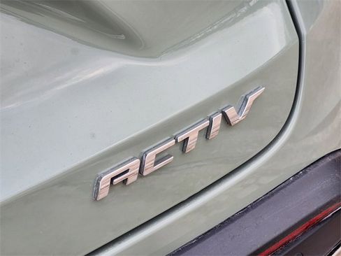 Used 2025 Chevrolet Trax ACTIV w/ Sunroof Package image 12