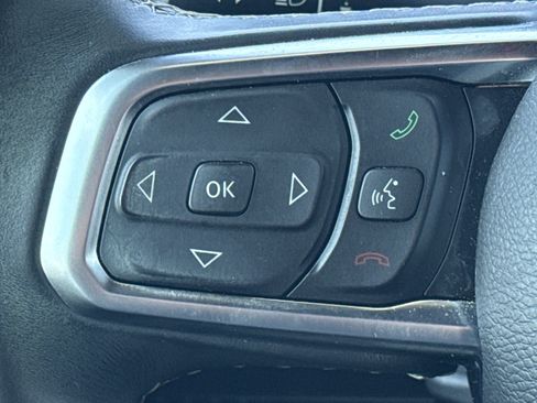 Used 2018 Jeep Wrangler Unlimited Sahara AWD/4WD image 18