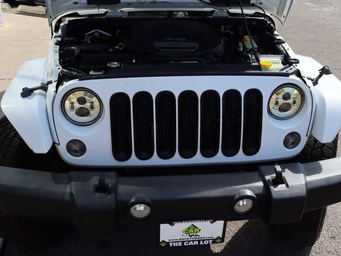 Used 2015 Jeep Wrangler Unlimited Sport w/ Max Tow Package AWD/4WD image 59