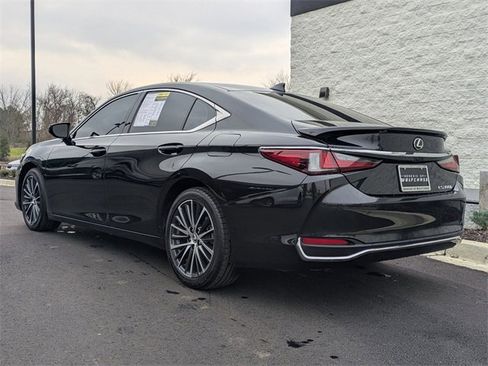 Used 2023 Lexus ES 300h w/ Premium Package image 3