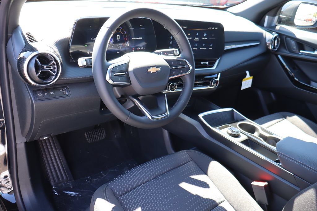 New 2027 Chevrolet Equinox LT FWD image 6