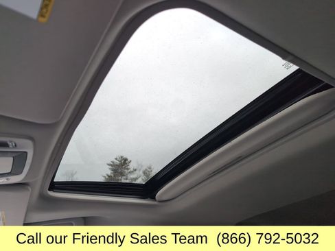 Used 2024 Toyota Sienna LE w/ LE Plus Package image 22