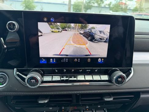 Used 2024 Chevrolet Colorado LT w/ LT Convenience Package III RWD image 33