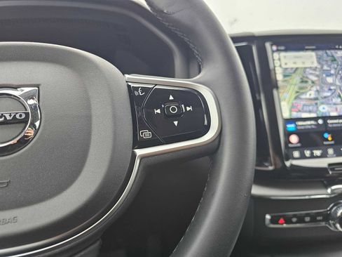 Certified 2025 Volvo XC60 B5 Plus AWD/4WD image 34