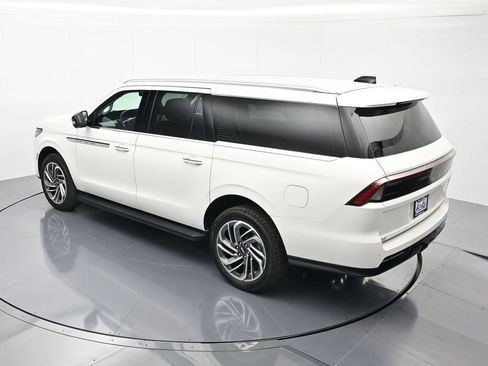 New 2026 Lincoln Navigator L Premier AWD/4WD image 35