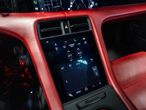 Used 2021 Porsche Taycan 4S image 44