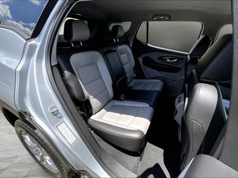 Used 2022 GMC Terrain SLT image 17