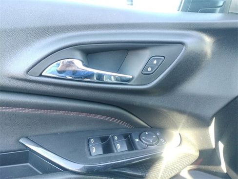 Used 2025 Chevrolet Trax RS w/ Driver Confidence Package image 30