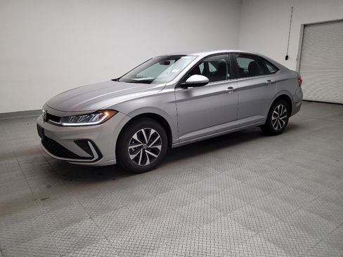 Used 2025 Volkswagen Jetta S image 2