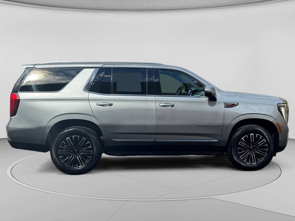 Certified 2025 GMC Yukon Elevation w/ LPO, Floor Liner Package AWD/4WD image 6