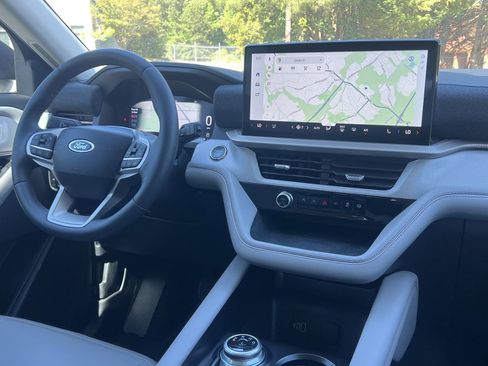 New 2026 Ford Explorer Active w/ Active Comfort Package RWD image 3