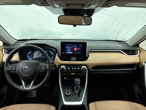 Used 2023 Toyota RAV4 XLE image 21