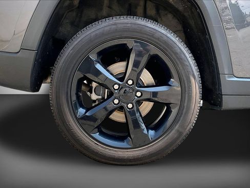 Used 2023 Jeep Grand Cherokee Altitude AWD/4WD image 35