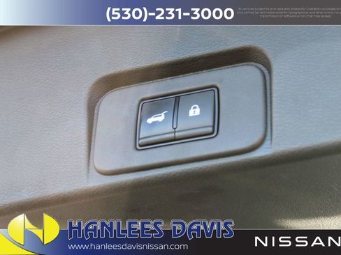 Used 2023 Nissan Rogue SL image 11