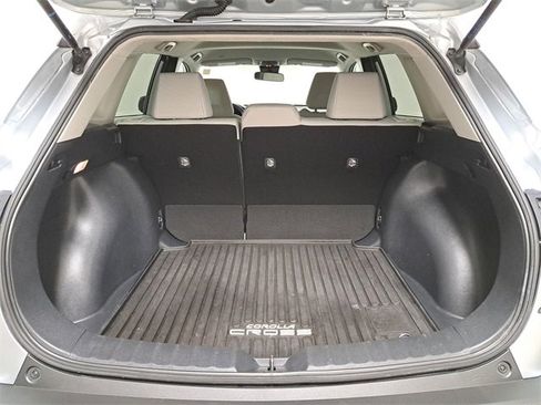Used 2022 Toyota Corolla Cross L image 10