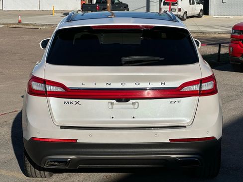 Used 2017 Lincoln MKX Reserve w/ Driver Assistance Package image 5