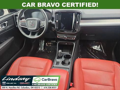 Used 2020 Volvo XC40 T5 Momentum w/ Premium Package AWD/4WD image 30