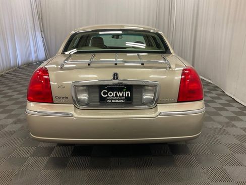 Used 2007 Lincoln Town Car Signature Limited RWD image 5