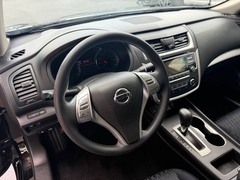 Used 2018 Nissan Altima 2.5 S w/ S Convenience Package FWD image 6