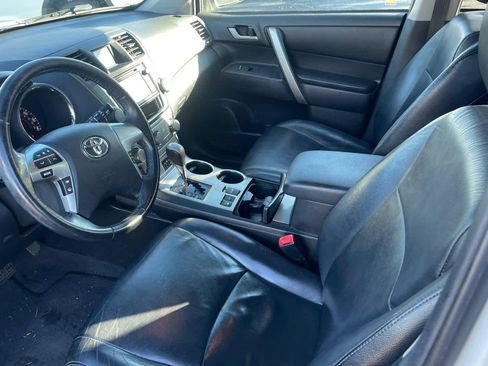 Used 2013 Toyota Highlander SE image 13