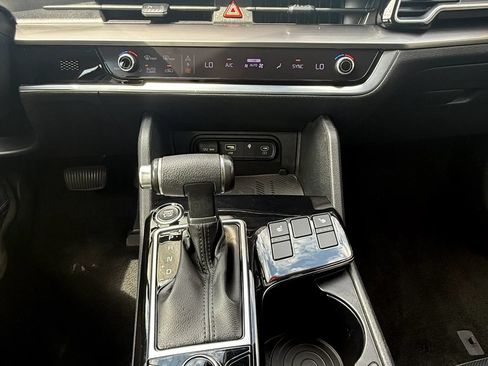 Used 2023 Kia Sportage EX FWD image 19