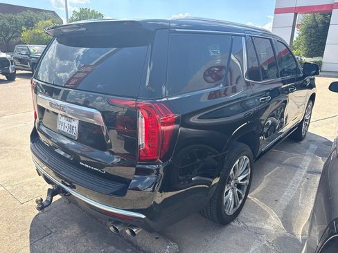 Used 2021 GMC Yukon Denali w/ Denali Ultimate Package AWD/4WD image 3