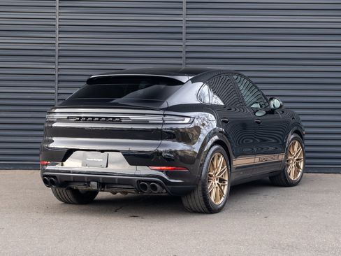 Certified 2025 Porsche Cayenne S image 8